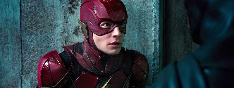 Исполнитель Флэша Эзра Миллер напал на девушку