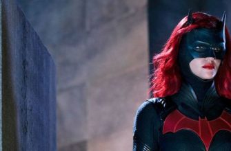 The CW вырезали Бэтвумен Роби Роуз