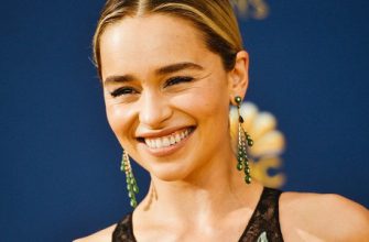 Раскрыто, кого сыграет Эмилия Кларк в киновселенной DC